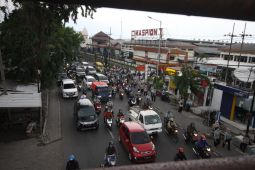 Pemkab Sidoarjo percepat pelebaran jalan pertigaan Bangah-Aloha