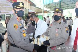 Kapolres Tapsel berikan penghargaan kepada personelnya yang berprestasi, ini nama dan jabatannya
