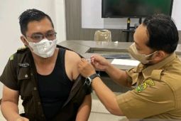 Pegawai Kejati Kalsel terima booster