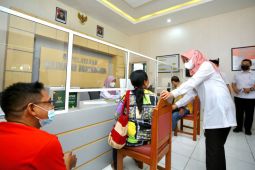 Bupati Ipuk keliling kantor kelurahan cek fasilitas pelayanan publik