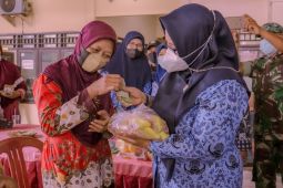 Pemkab Gresik gelar operasi pasar minyak goreng murah Rp14 ribu