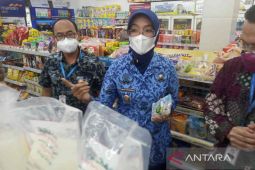 Wabup Cirebon tak menemukan minyak goreng saat sidak di minimarket