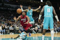 Heat raih kemenangan lewat OT atas Hornets
