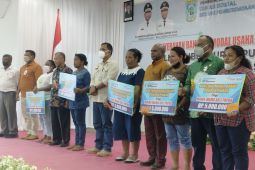 661 Mama di Papua di Papua Barat terima modal usaha pondok pinang