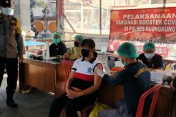Warga pesisir di Klungkung-Bali terima vaksinasi COVID-19