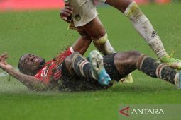 Mourinho dikabarkan ingin boyong bek sayap MU Aaron Wan-Bissaka ke AS Roma