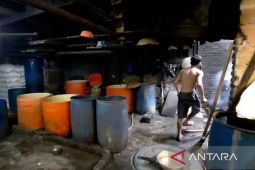 Harga kedelai naik, perajin tempe di Bekasi mogok produksi