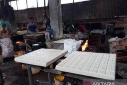 Perajin tahu takwa di Kediri naikkan harga jual
