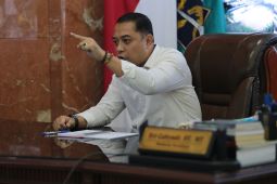 Wali Kota Eri ingatkan ASN Pemkot Surabaya tak lupa dengan wong cilik