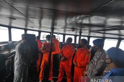 Basarnas: Lima orang meninggal dunia dalam kecelakaan kapal di Malra, tidak patuhi peringatan BMKG