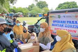 Pemkot Madiun gandeng Bulog gerojok 2,7 ton minyak goreng dalam operasi pasar