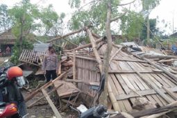 Sejumlah rumah di Pati Jateng porak poranda dihantam  puting beliung