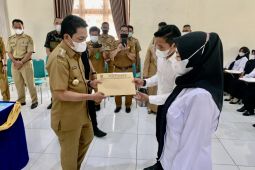 Bupati tekankan dedikasi dan tanggung jawab kepada PPPK guru