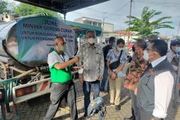 Pemerintah gelontorkan minyak goreng curah di Pasar Larangan