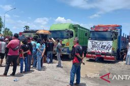 Ratusan sopir truk unjuk rasa di Gilimanuk