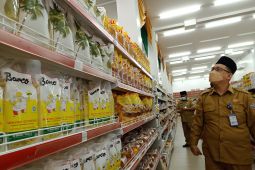 Masyarakat Kota Pontianak diimbau tidak "panic buying" beli minyak goreng