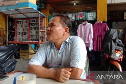Melihat aktifitas pembeli emas kelas kali lima di Pasar Tengah Pontianak