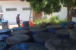 Anggota DPRK Aceh Timur temukan puluhan drum minyak goreng di SPBU