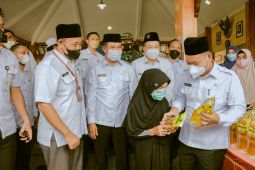 Operasi pasar minyak goreng di Gresik menyasar hingga masyarakat desa