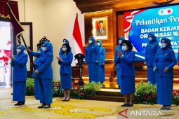 Gubernur Jatim tugasi BKOW bantu ibu-ibu mudah dapat minyak goreng