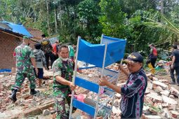 Angin puting beliung sapu puluhan rumah warga di Musi Rawas