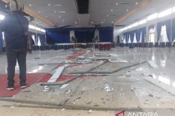 6.1-Magnitude quake  in West Sumatra felled several hundred houses