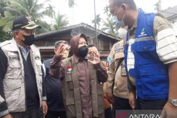 Risma kunjungi korban gempa di Pasaman Barat