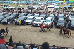Maksimalkan Protkes, Lima ribu masker dibagikan di arena pacuan kuda Takengon