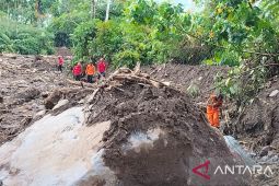 Lima warga hilang tertimbun longsor Pasaman