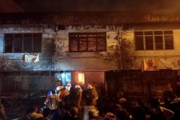 Satu unit ruko berisi barang dagangan terbakar di Tebing Tinggi