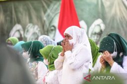 Khofifah ajak umat Muslim maknai Isra Miraj untuk bangkit dari keterpurukan