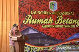 Bupati Sintang :  Rumah Betang Dayak simbol gotong royong