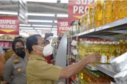 Retail diminta tak lakukan "tying" dan "bundling" untuk minyak goreng