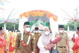 Edimin lepas pawai taaruf MTQN dan FSQ ke -13 Labuhanbatu Selatan