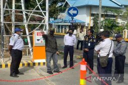 Bupati tinjau sistem portal di Siring Laut