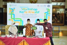 Kunker di Kota Jambi Sandiaga jajal masak roti jalo dan jadikan Kota Jambi 'Kota Kreatif Kuliner'
