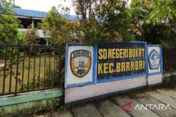 HST ponders to close 96 SD, lack of students
