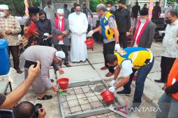 Bupati Thaher bersama Kajati Maluku tandai kelanjutan pembangunan Masjid Al Muhajirin Maluku Tenggara