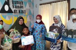 Gerakan Jumat Berkah gratiskan sunat anak yatim