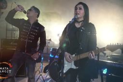 Ratna Listy rilis single rock "Guna-guna" duet dengan panglima langit