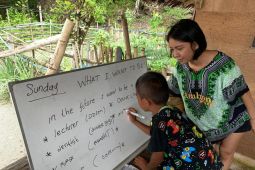 Anggota DPD apresiasi program Bahasa Inggris the Mulung di Maluku