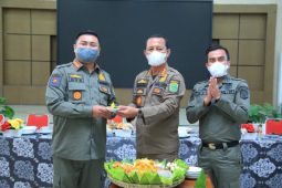 Masalah vaksinasi lansia dan HUT Sat Pol PP warnai coffee morning Pemkab Labura