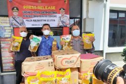 Aksi sigap Ditreskrimsus Polda Kalsel bongkar gudang penimbunan minyak goreng saat gejolak kelangkaan
