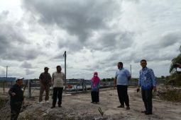 Pansus Raperda Pembudidayaan Ikan Tinjau Lokasi Budidaya Ikan dan Udang Vaname di Jelitik