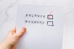 Kiat bagi perusahaan untuk hindari  burnout karyawan