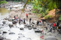 Petani di Purwakarta kesulitan air untuk airi sawah akibat proyek pembangkit listrik