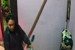 Maling motor terekam kamera pengawas di kontrakan