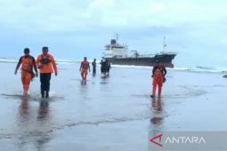 Polairud sebut penyebab kapal tanker kandas di Garut karena ada masalah pada kemudi