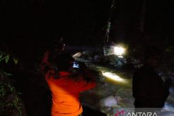 Sebanyak 37 KK terisolasi akibat jembatan penghubung antardesa terputus
