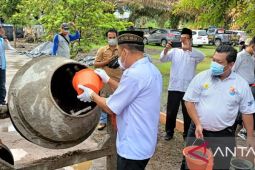 Program CSR PLN, laksanakan pengecoran jalan berbahan FABA di SMAN 1 BAKAM